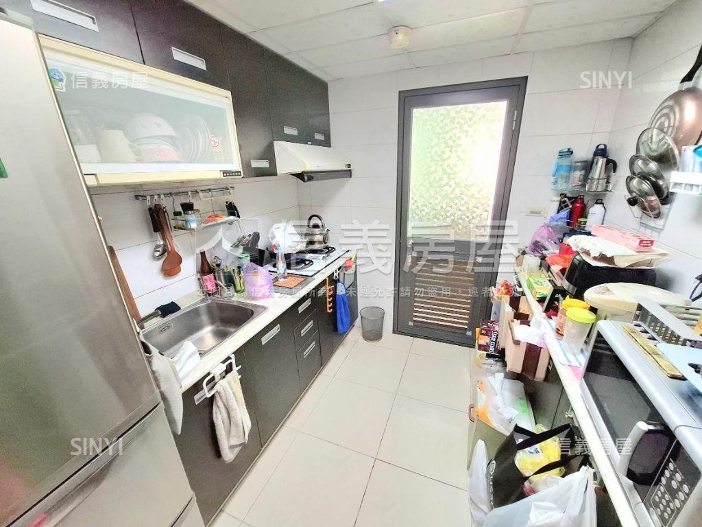 美妝名軒大戶豪邸房屋室內格局與周邊環境