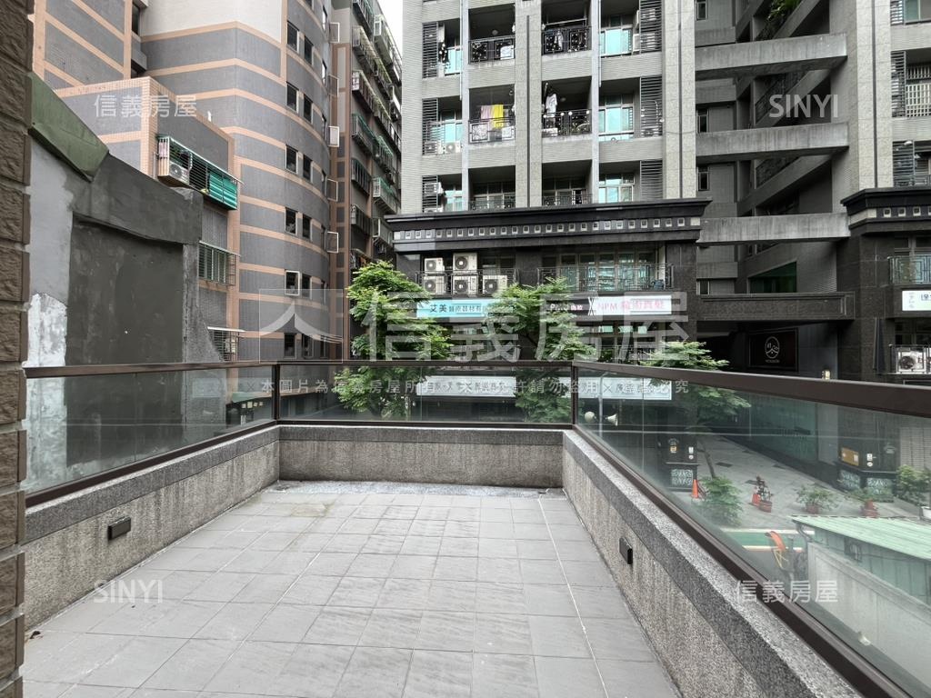 明昌精典稀有露臺兩房房屋室內格局與周邊環境