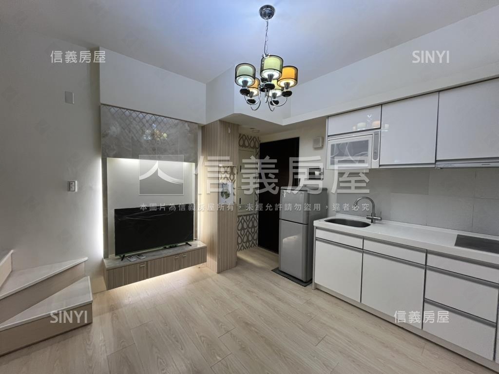 明昌精典稀有露臺兩房房屋室內格局與周邊環境