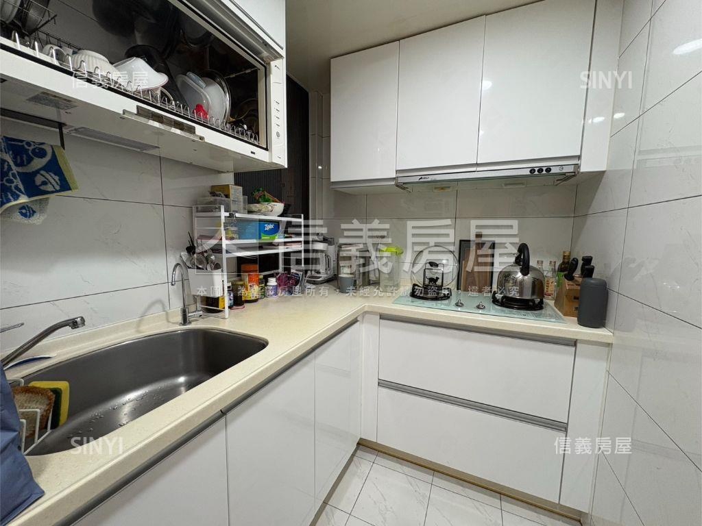 近木柵捷運站清新兩房車位房屋室內格局與周邊環境