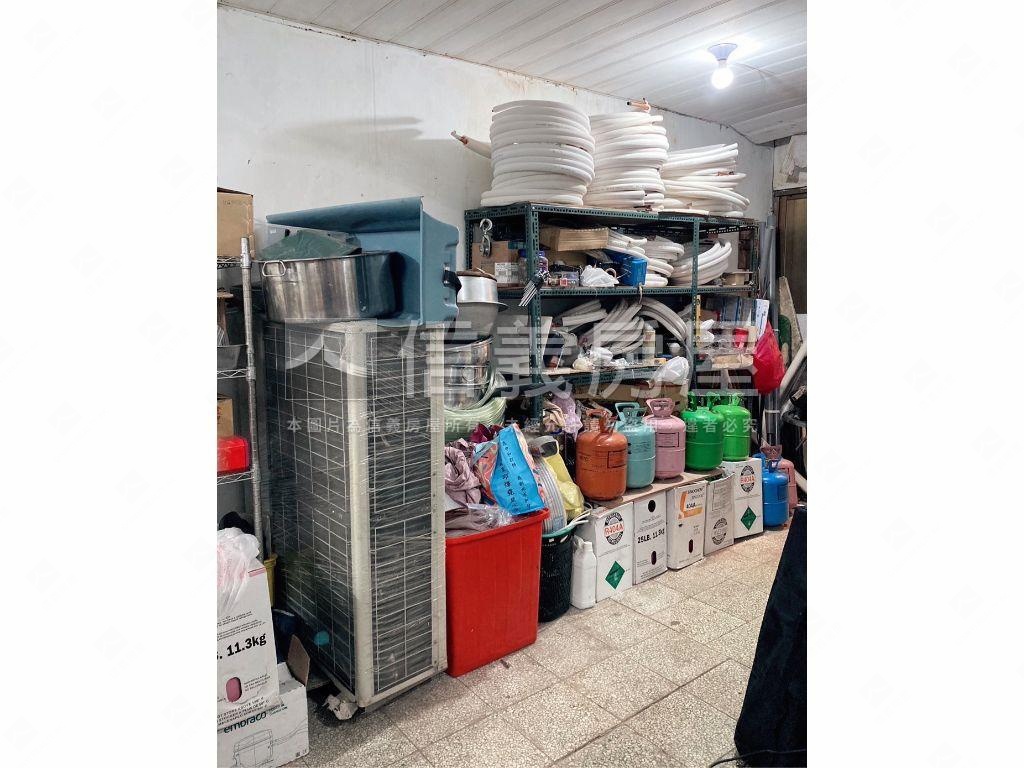 捷運～邊間金店面房屋室內格局與周邊環境