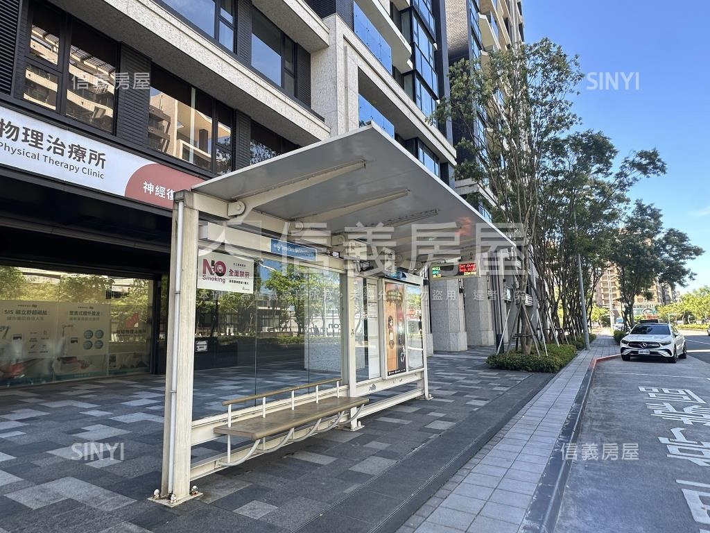 光里蘊三房坡平車位房屋室內格局與周邊環境