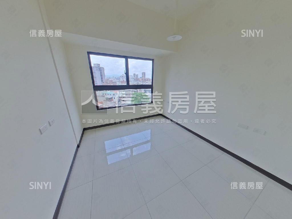 新埔英倫公園三房車位房屋室內格局與周邊環境