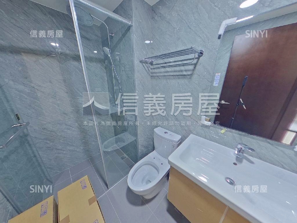 新埔英倫公園三房車位房屋室內格局與周邊環境