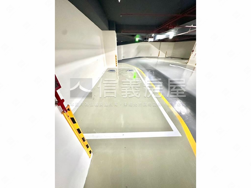 全新未住英倫公園三房車位房屋室內格局與周邊環境