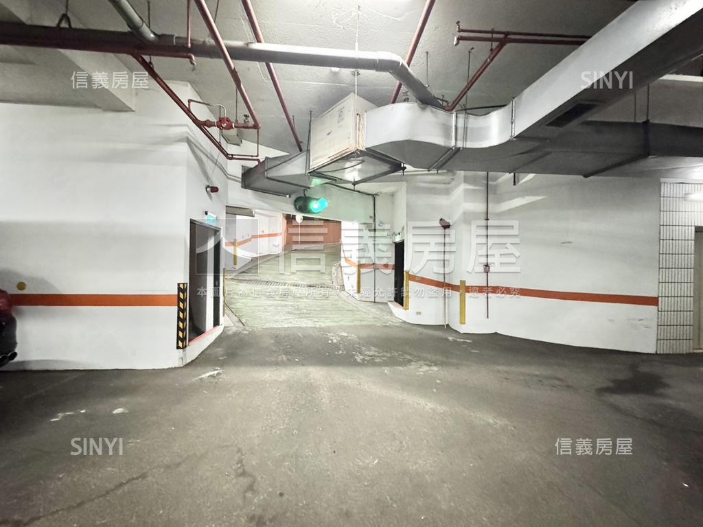 五期三房高樓附機上車位房屋室內格局與周邊環境