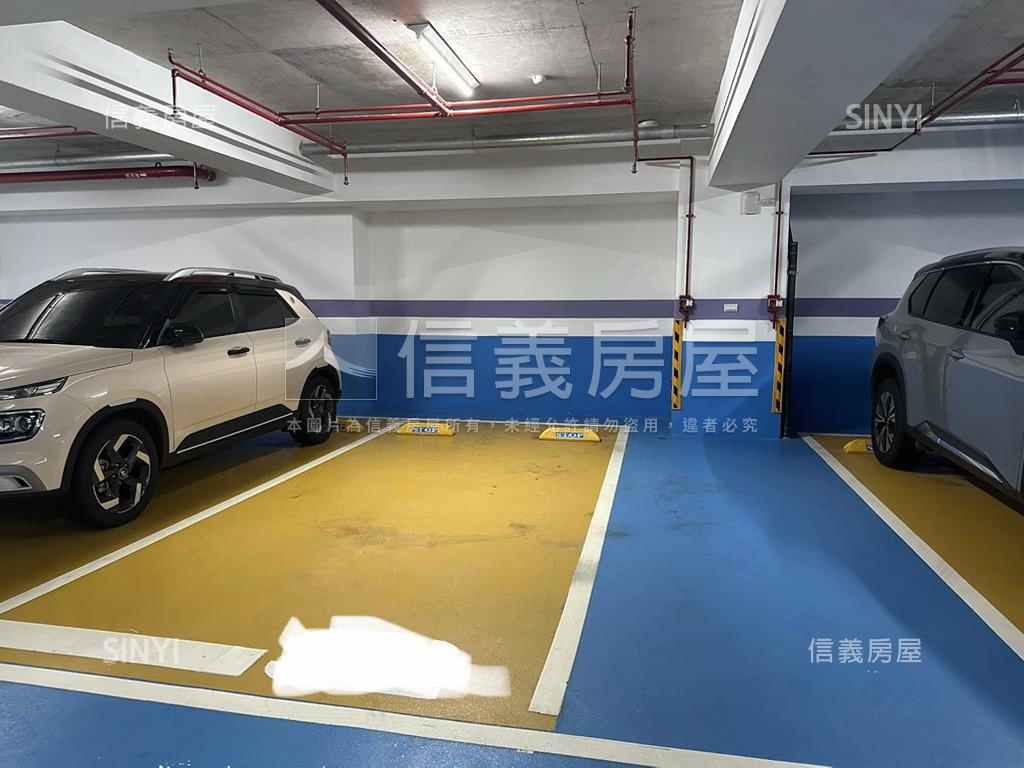 君邑富疆稀有三角店面房屋室內格局與周邊環境