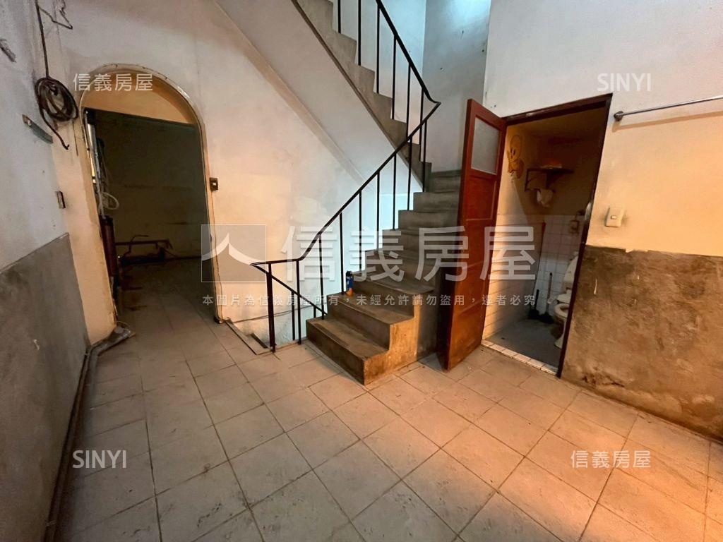 美村路金店面好招租房屋室內格局與周邊環境