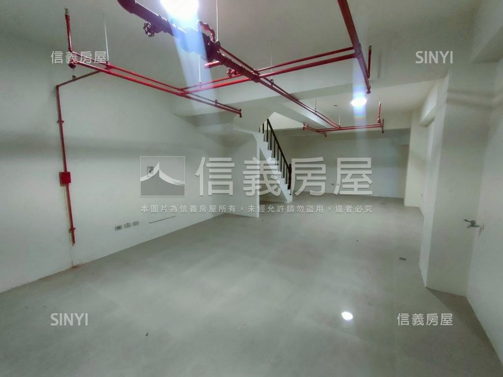 和美國小旁美別墅房屋室內格局與周邊環境