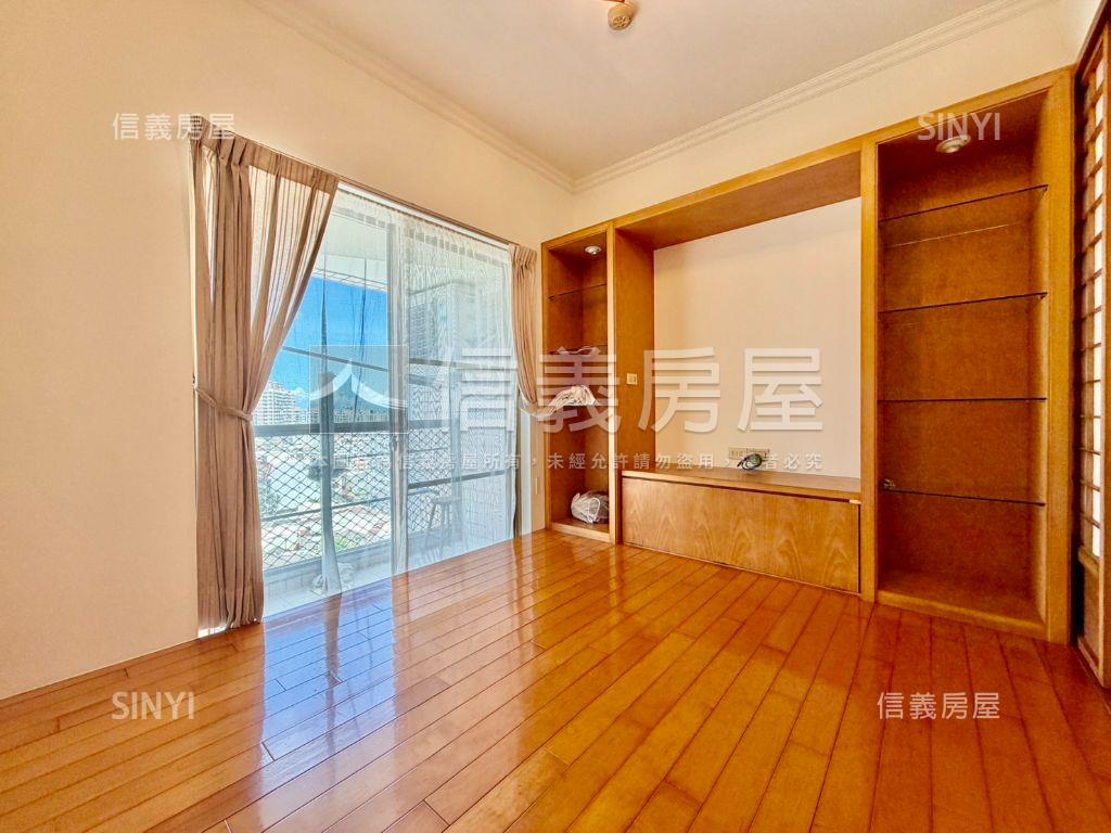 東方紐約屋況優四房平車房屋室內格局與周邊環境