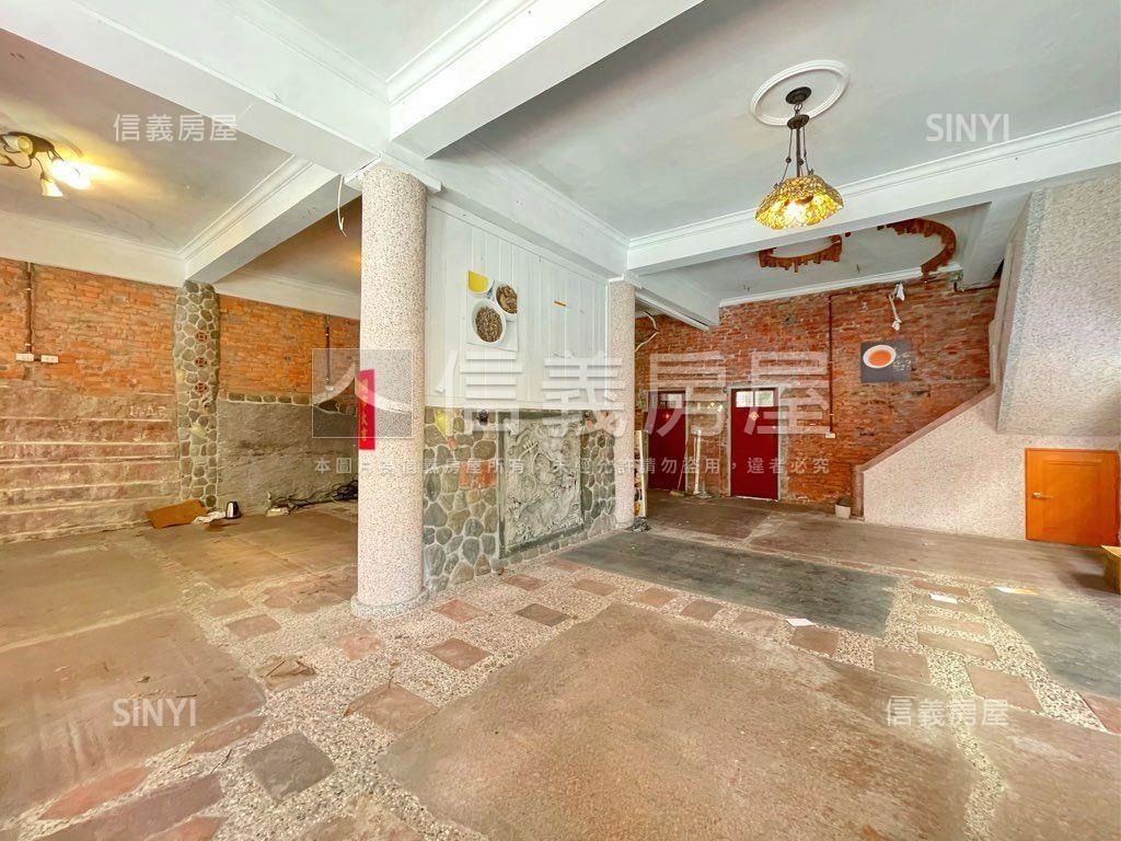 西子灣‧濱海一路透店Ｂ房屋室內格局與周邊環境