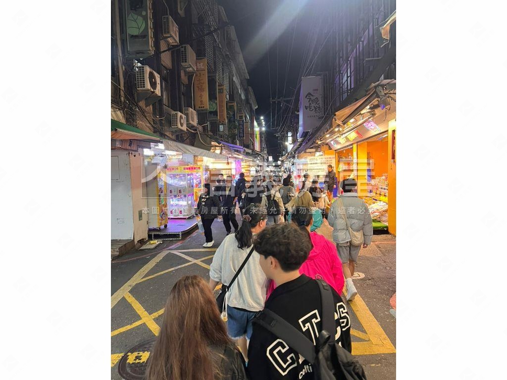 士林夜市黃金大店面房屋室內格局與周邊環境