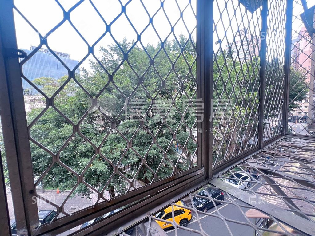 稀有興華面公園三房美寓房屋室內格局與周邊環境