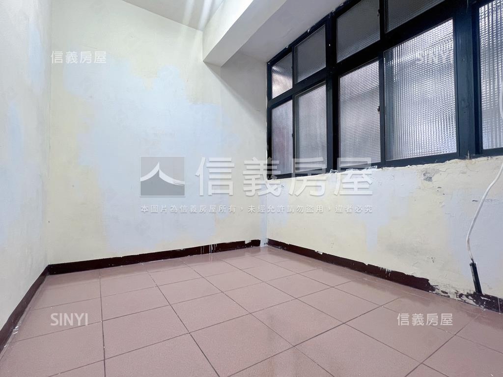 稀有興華面公園三房美寓房屋室內格局與周邊環境