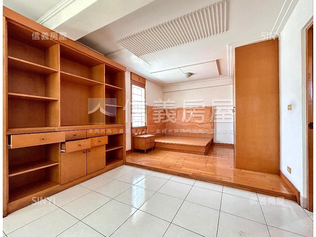 五甲正路金透店房屋室內格局與周邊環境