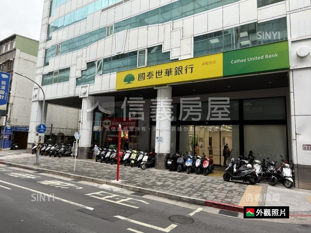 雙捷中和站商業用附車位房屋室內格局與周邊環境