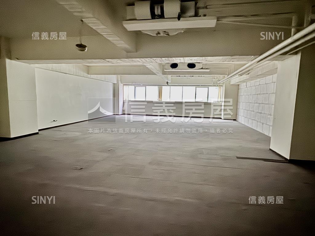 雙捷中和站商業用附車位房屋室內格局與周邊環境
