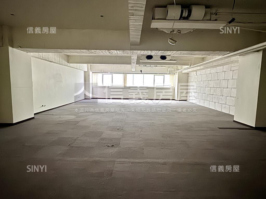 雙捷中和站商業用附車位房屋室內格局與周邊環境