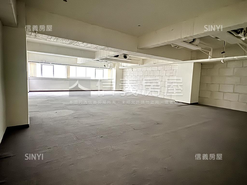 雙捷中和站商業用附車位房屋室內格局與周邊環境