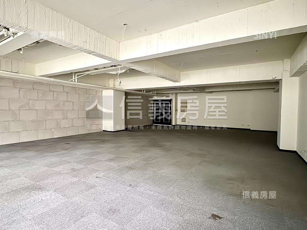 雙捷中和站商業用附車位房屋室內格局與周邊環境
