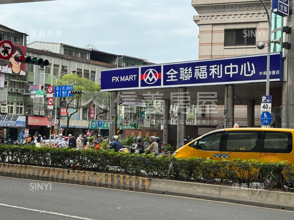 雙捷中和站商業用附車位房屋室內格局與周邊環境