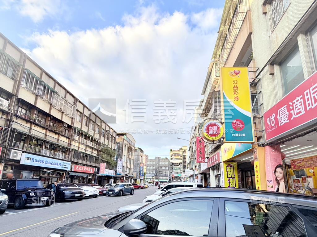 興隆公園邊間金店商業用地房屋室內格局與周邊環境