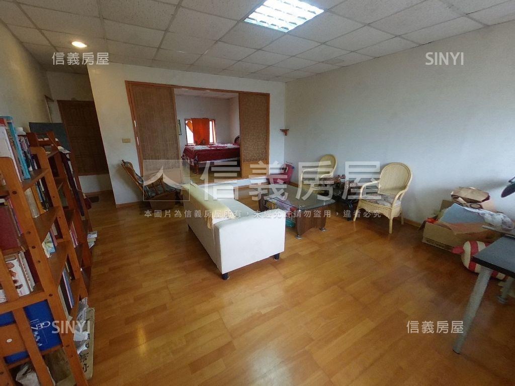 民有街稀有頂加房屋室內格局與周邊環境