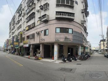 近益民國小順向角間店面