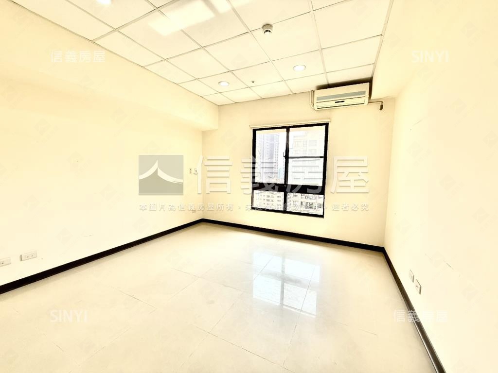家樂福Ｕ未來高樓中庭美景房屋室內格局與周邊環境