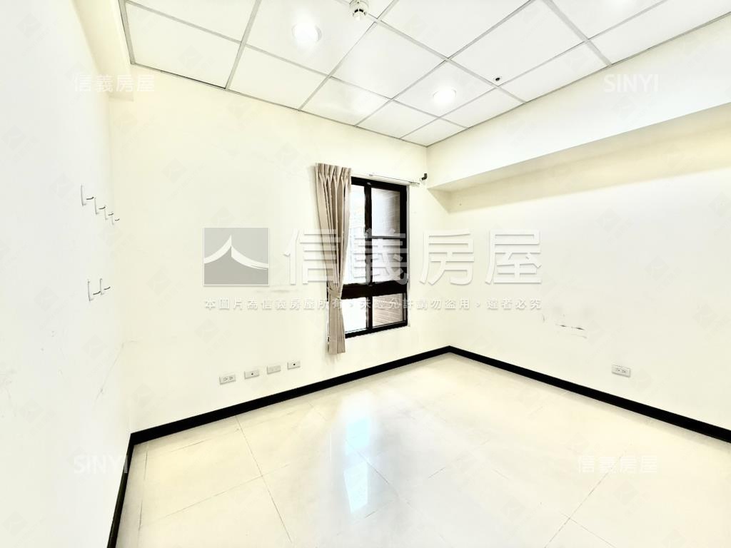 家樂福Ｕ未來高樓中庭美景房屋室內格局與周邊環境