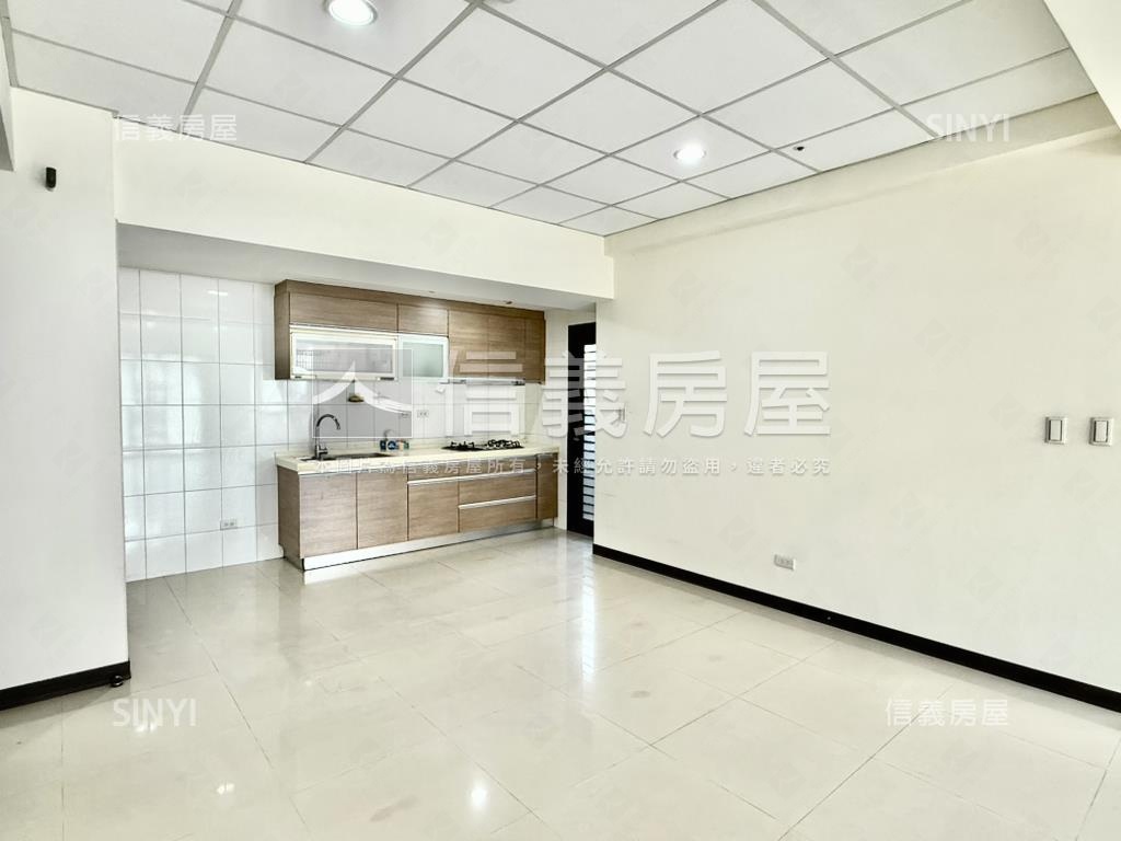 家樂福Ｕ未來高樓中庭美景房屋室內格局與周邊環境