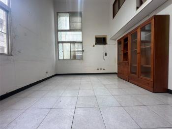 東區台南奇蹟次頂樓平車