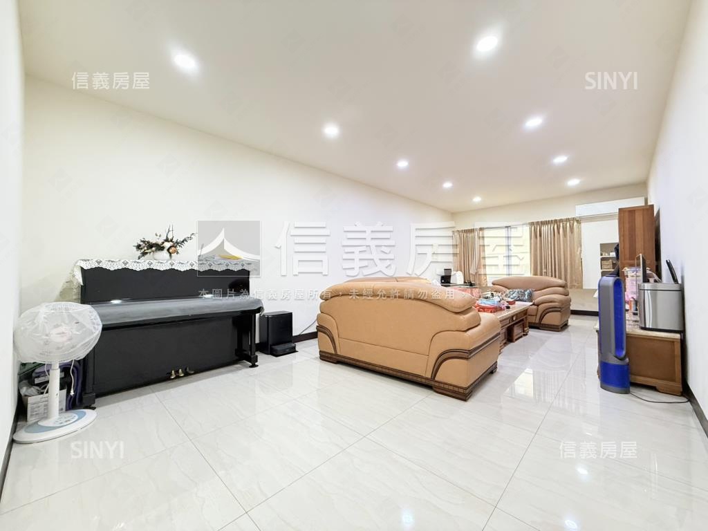 建國一路正路稀有翻新透店房屋室內格局與周邊環境