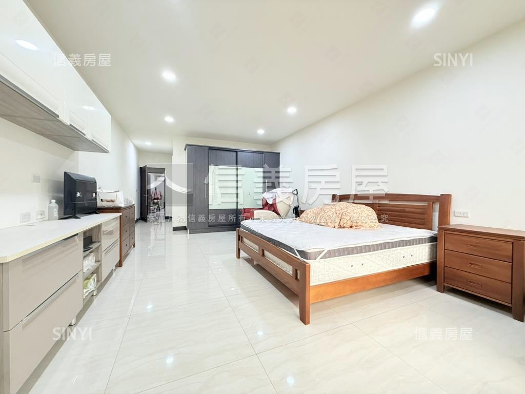 建國一路正路稀有翻新透店房屋室內格局與周邊環境