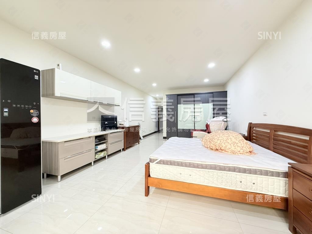 建國一路正路稀有翻新透店房屋室內格局與周邊環境