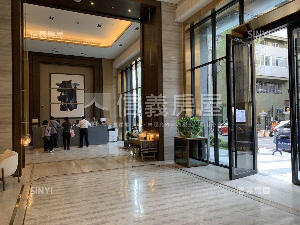 愛情河左岸首排河景房平車房屋室內格局與周邊環境