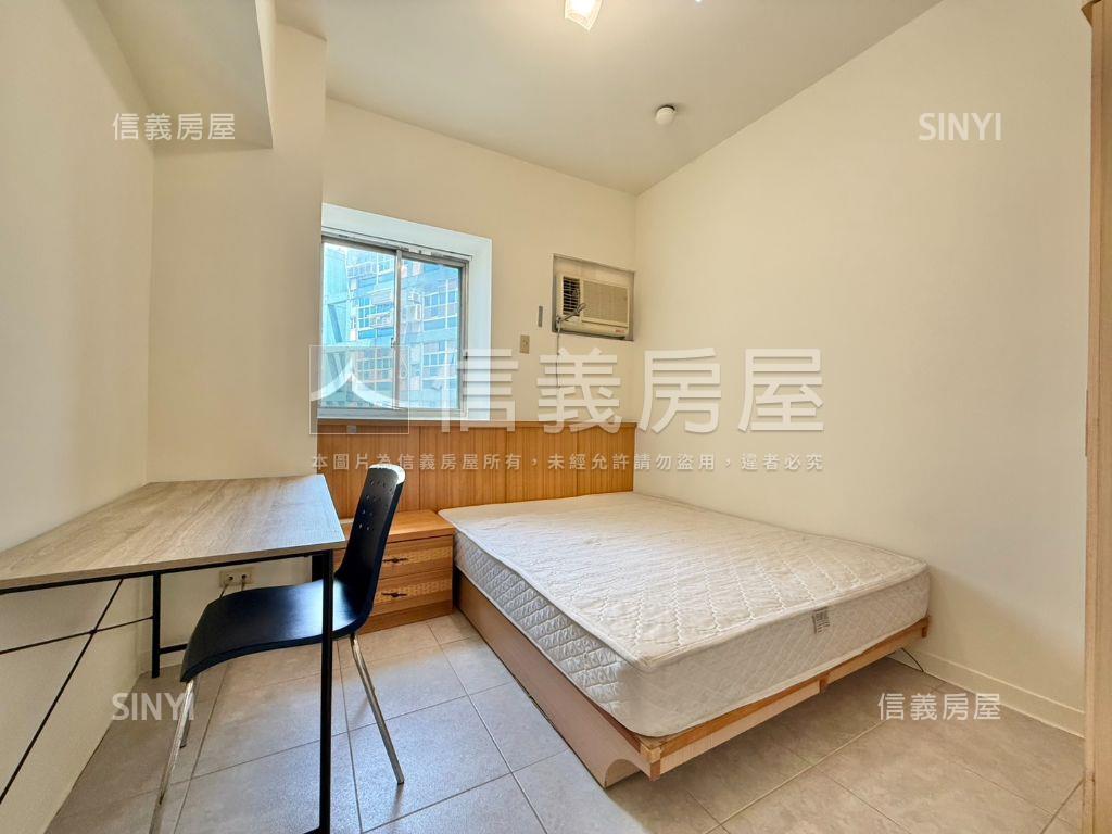 中華勝利商圈兩房車位房屋室內格局與周邊環境