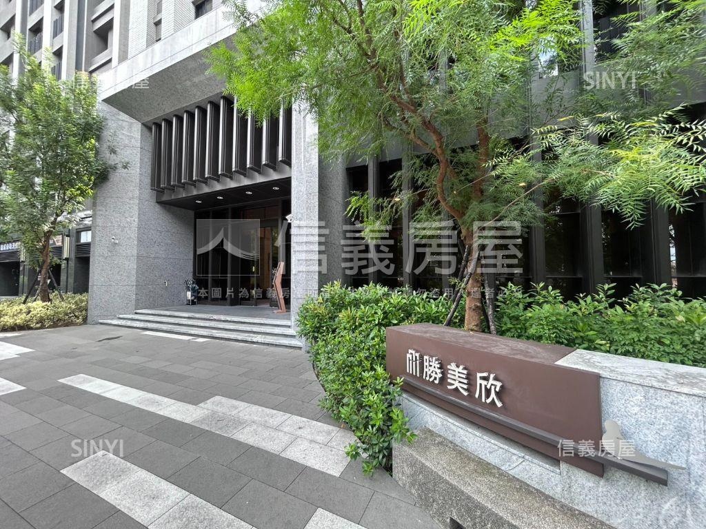 稀有近馬卡龍公園三房平車房屋室內格局與周邊環境