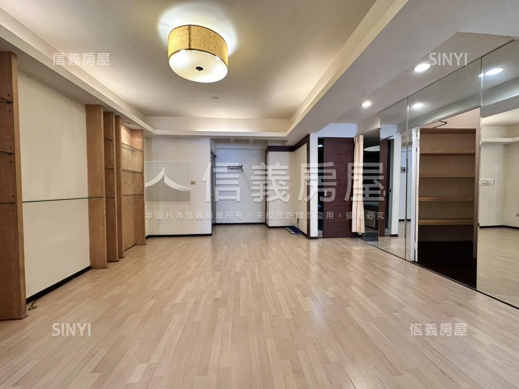 小資首選【五期鑫園兩房】房屋室內格局與周邊環境