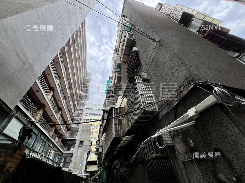 松江民權電梯頂樓大空間房屋室內格局與周邊環境
