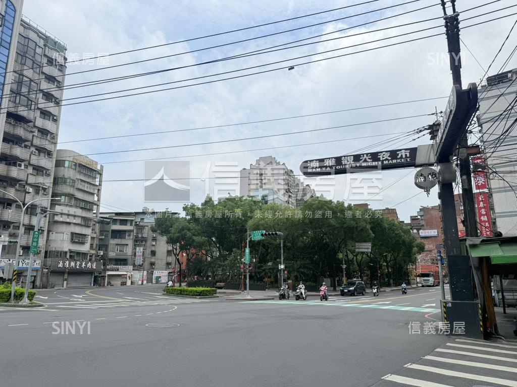 馥華原真三房平面車位房屋室內格局與周邊環境