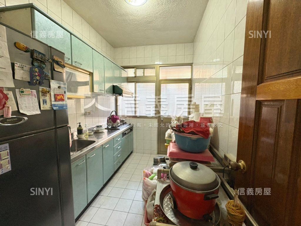臨２０米路面公園美寓房屋室內格局與周邊環境