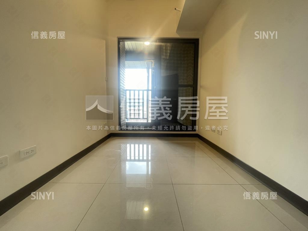 世界花園高樓庭景２房車位房屋室內格局與周邊環境