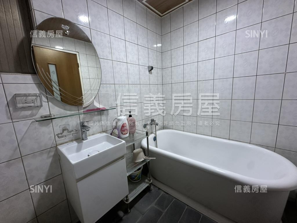 府城新象四房車位房屋室內格局與周邊環境