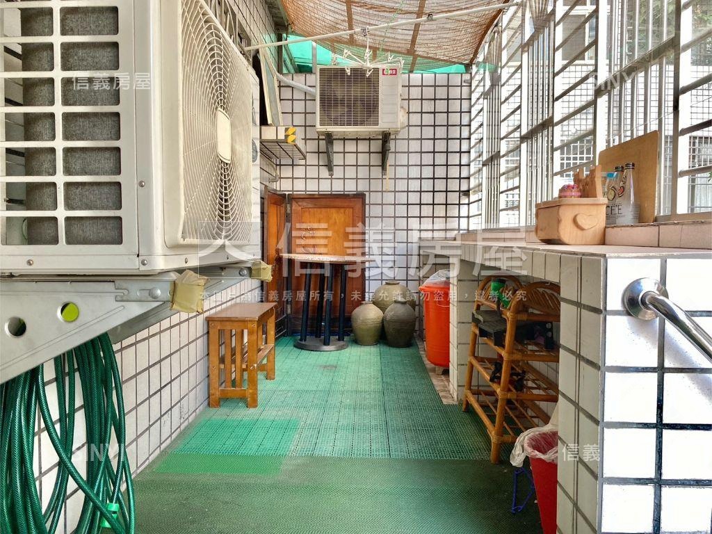 近興大｜電梯｜三房附車位房屋室內格局與周邊環境