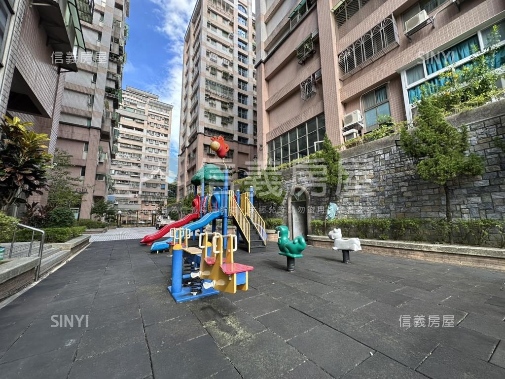 台北瑞士稀有正一房一廳房屋室內格局與周邊環境