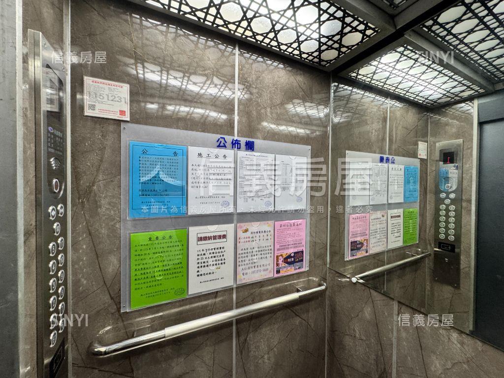 稀有鳳山國中邊間四房平車房屋室內格局與周邊環境