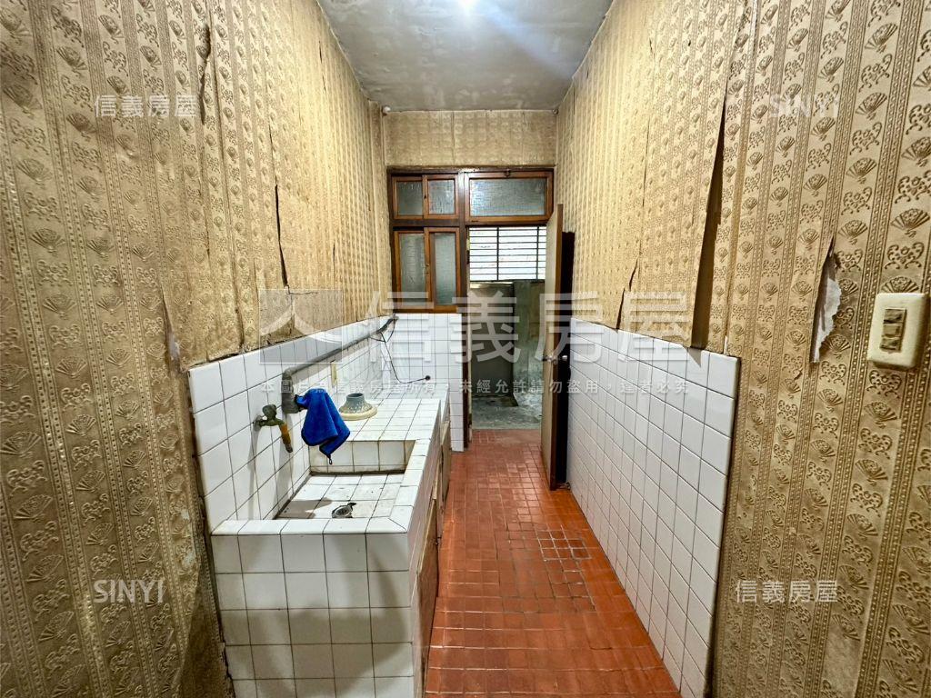 三民路一樓大空間房屋室內格局與周邊環境