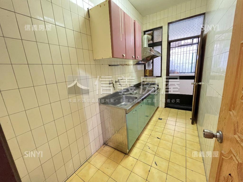 民安西路方正邊間三樓房屋室內格局與周邊環境