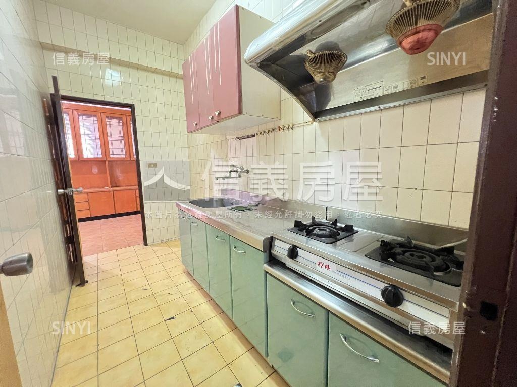 民安西路方正邊間三樓房屋室內格局與周邊環境